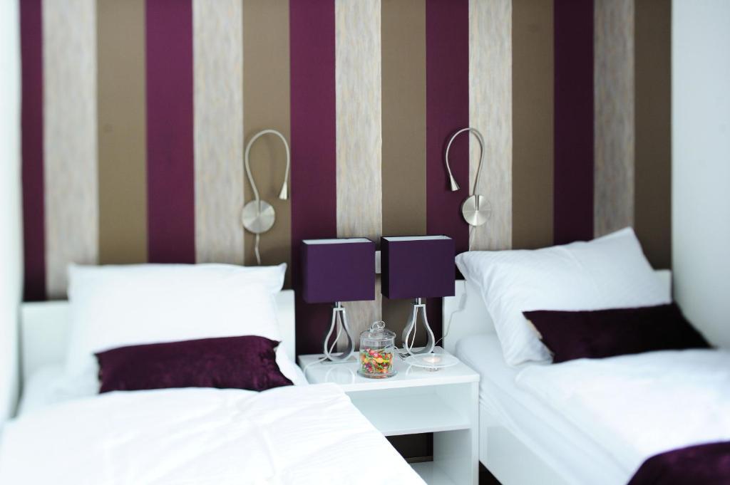 Garni Hotel Azur Ljubljana Ruang foto